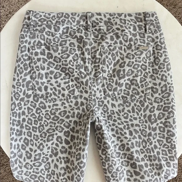 White House Black Market Gray Leopard Skinny Jeans - Picture 8 of 14